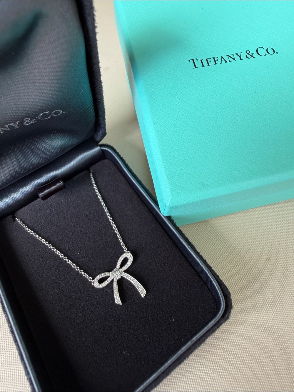 Tiffany & Co. diamond bow Pendant Necklace - Platinum